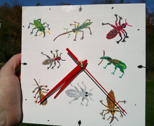 Weeviltime Clock with Red Hands