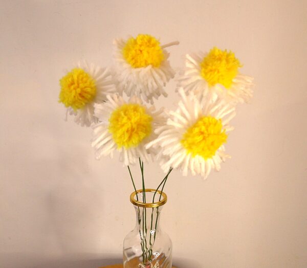 Cheery Puffball Petal Flowers - Daisies